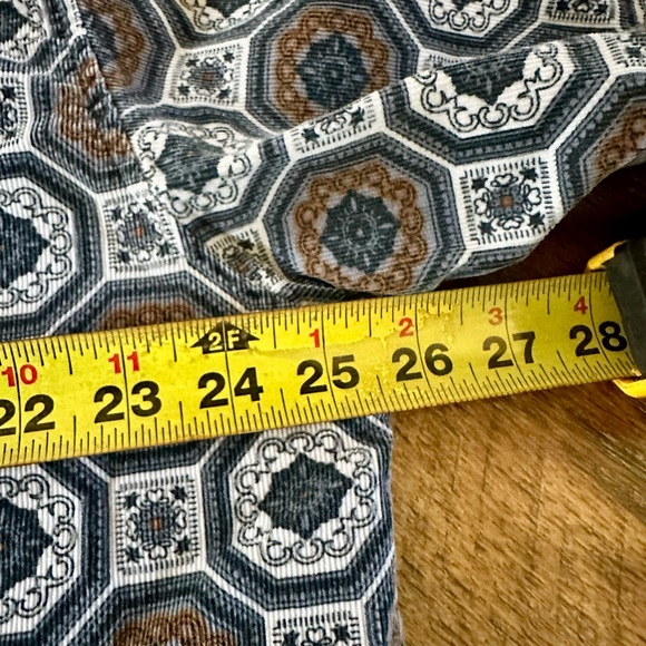 Vtg guess funky lightweight cord button down large - Picture 12 of 13